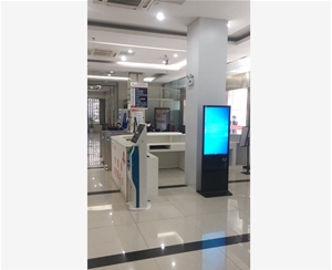 宣城涇縣政務(wù)中心43寸立式查詢機(jī)，帶刷二代身份證功能
