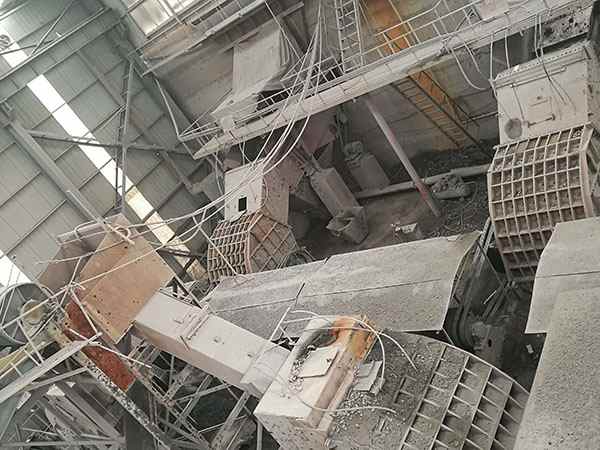 湖南輪胎式重錘破碎機工作視頻