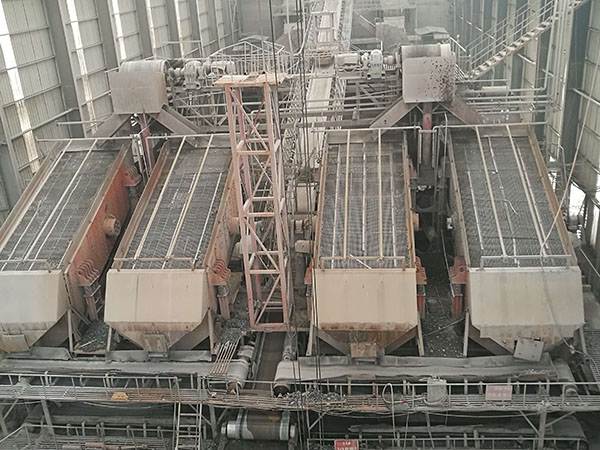 四川貴州移動(dòng)破碎機(jī)機(jī)械設(shè)備