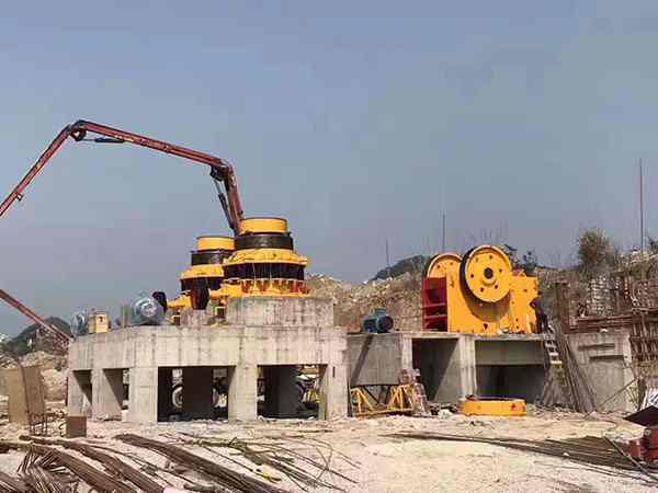 山東小型車(chē)載移動(dòng)破碎機(jī)生產(chǎn)廠家