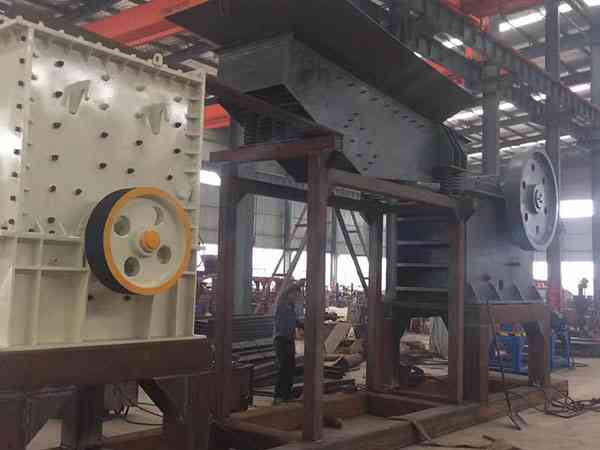 云南小型移動移動破碎機工作視頻