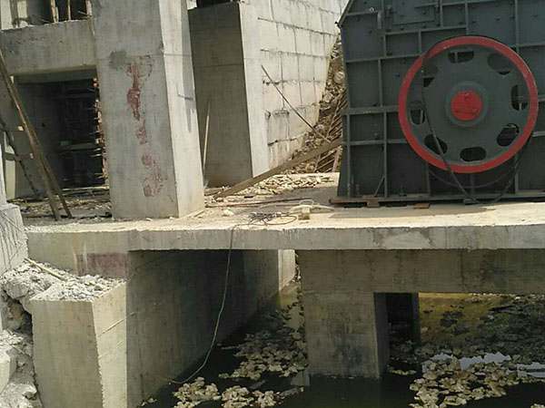 湖北山東移動(dòng)破碎機(jī)一般多少錢呢