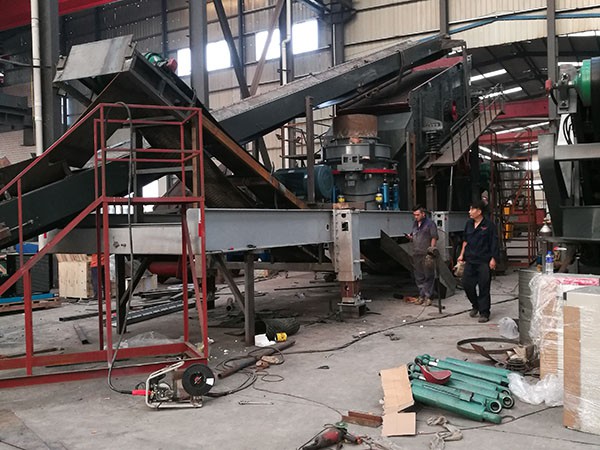 新疆建筑垃圾重錘破碎機(jī)圖紙
