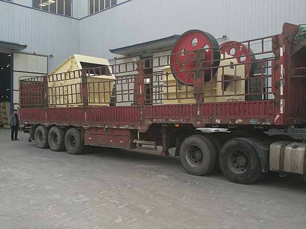 云南中型移動(dòng)破碎機(jī)器