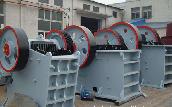長石砂巖顎式破碎機(jī) 長石砂巖顎式破碎機(jī)