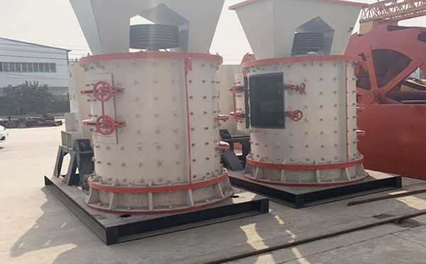對(duì)輥制砂機(jī)